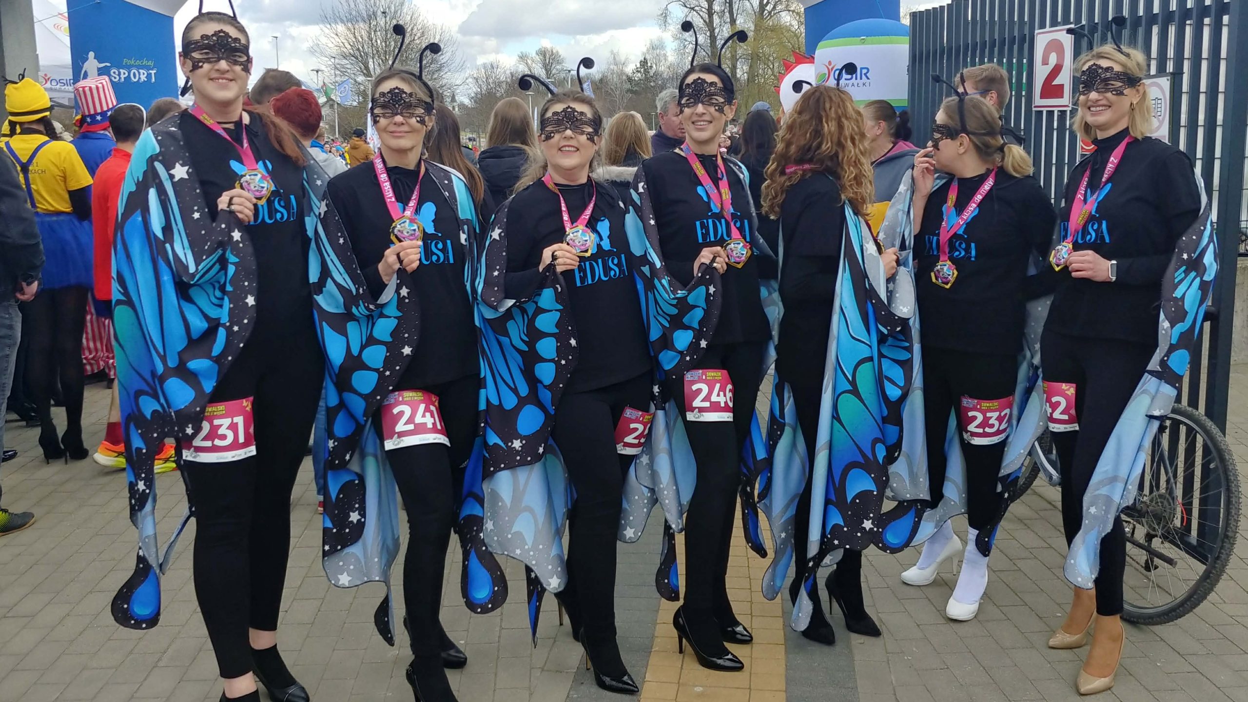 Biegli w szpilkach i z wąsem 14 12 04 Biegi w Suwalkach 13 scaled