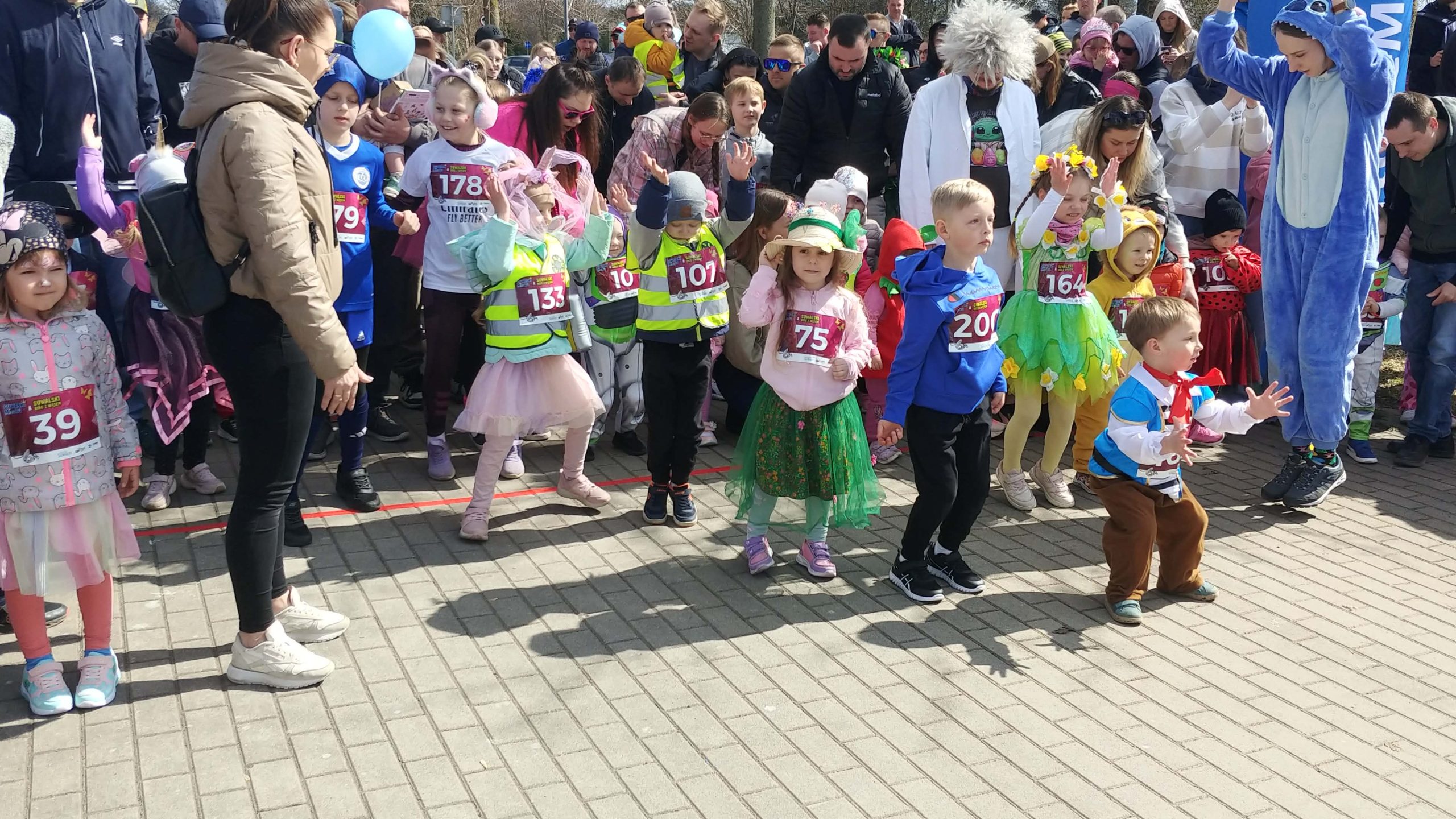 Biegli w szpilkach i z wąsem 15 12 04 Biegi w Suwalkach 14 scaled