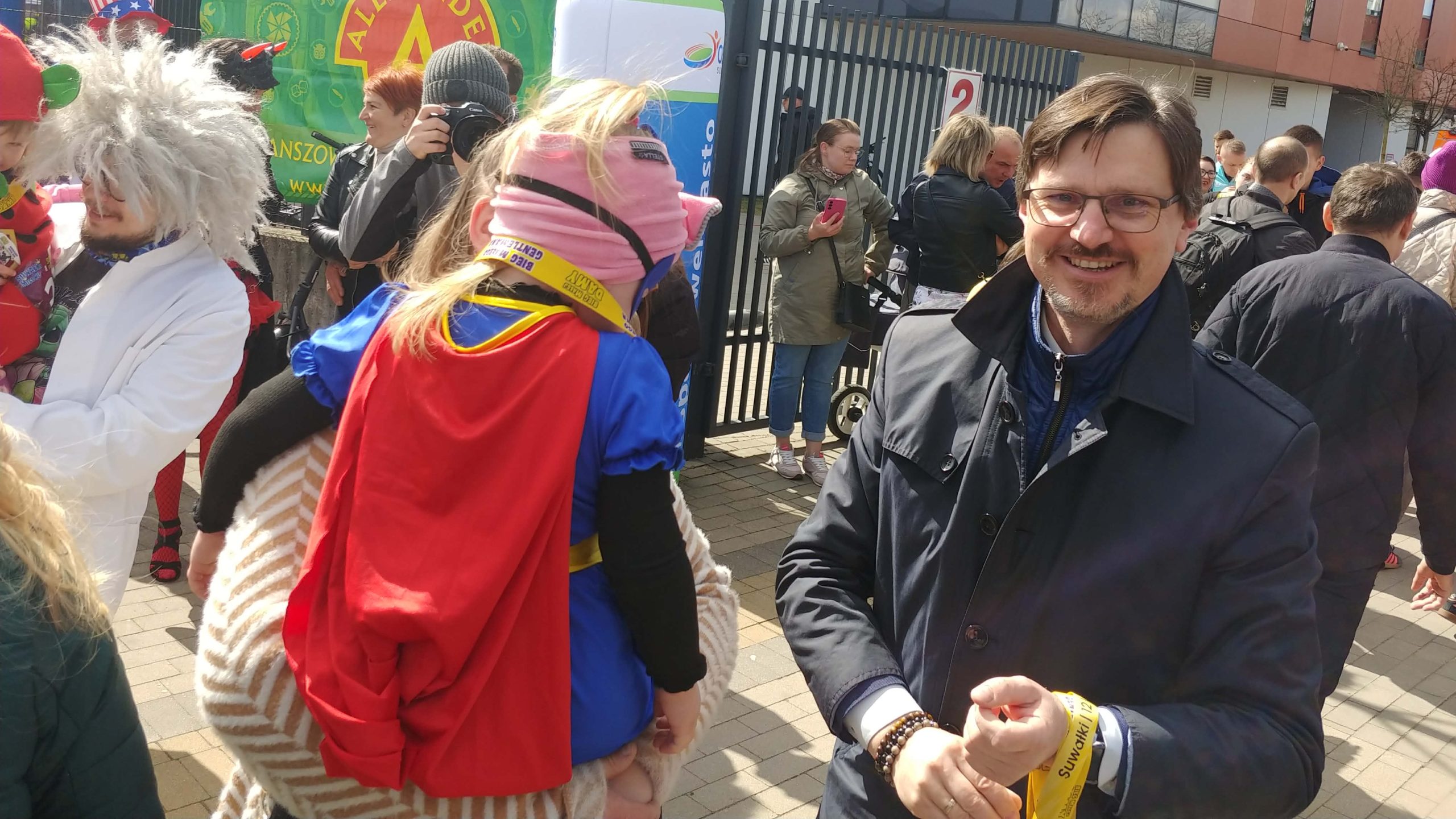 Biegli w szpilkach i z wąsem 3 12 04 Biegi w Suwalkach 2 scaled