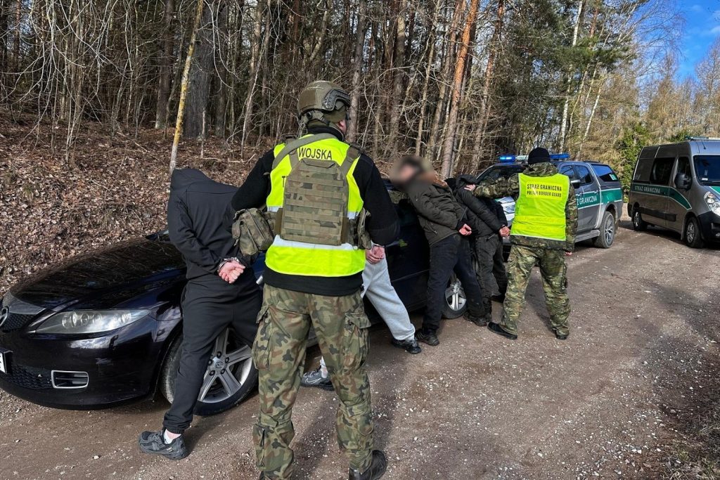 Kurierzy i migranci zatrzymani przy granicy 1 15 343910