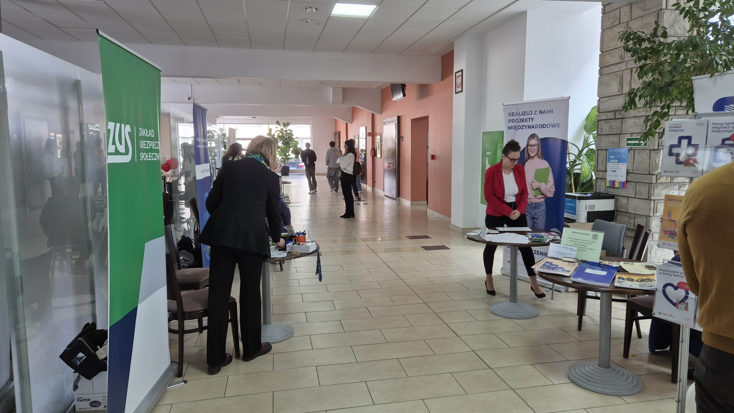 Ponad 30 wystawców na targach pracy w Suwałkach 7 37c2ed6c dca4 4463 a97b 8bf7371a7380 scaled