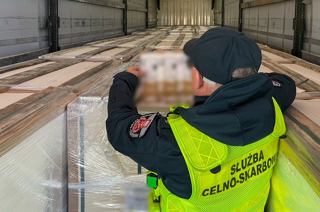 Niemal 4 mln podrobionych opakowań zatrzymanych w Budzisku 2 3f4c17cb 1c32 47a1 bd1d de7e42542674