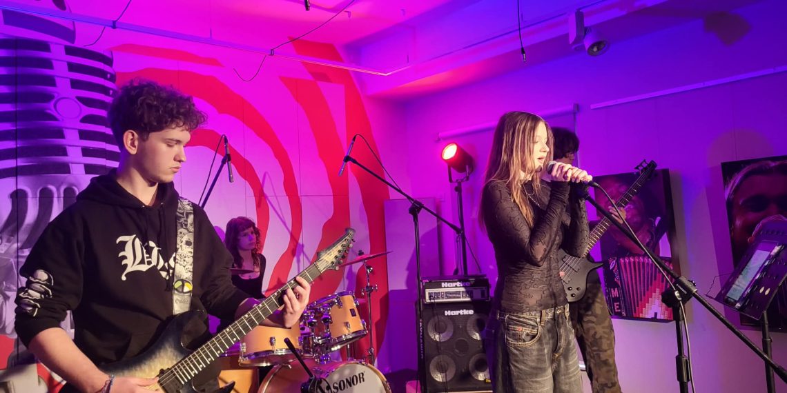 727d4247 5863 4678 aeba ebd7df919c90