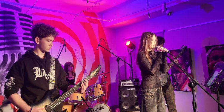 727d4247 5863 4678 aeba ebd7df919c90