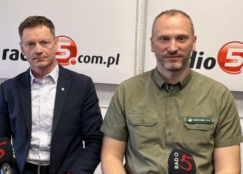 Adam Klepacki zastępca Nadleśniczego Nadleśnictwa Ełk i Radosław Ewko Komitet Ochrony Orłów