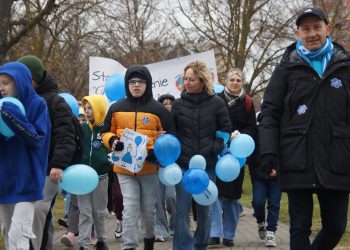 Kilkaset osób wzięło udział w marszu „Ełk dla Autyzmu” 3 Autyzm 2026 16