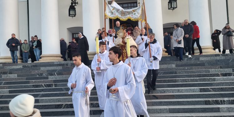 Messenger creation 3547BD05 0158 4AFC A19A 1F9C8C4E9C59