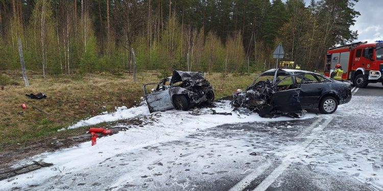 Śmiertelny wypadek na trasie Pisz-Ruciane-Nida 1 zdj. OSP Ruciane - Nida
