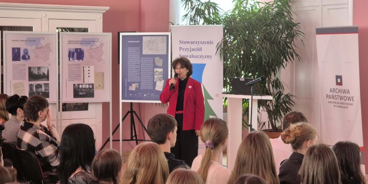 ab299d12 c5b1 416e 97f6 9bdc93f7516a