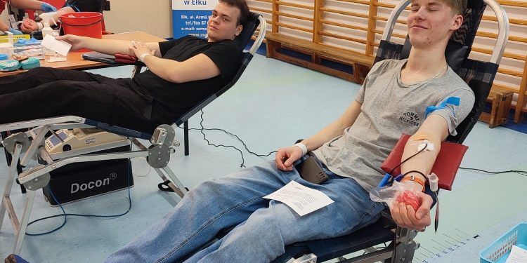 Zebrali kilkanaście litrów krwi. Udana akcja ełckiego Mechaniaka 1 Fot. Archiwum szkoły