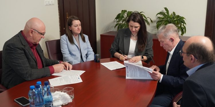 zdj. Starostwo Powiatowe w Ełku