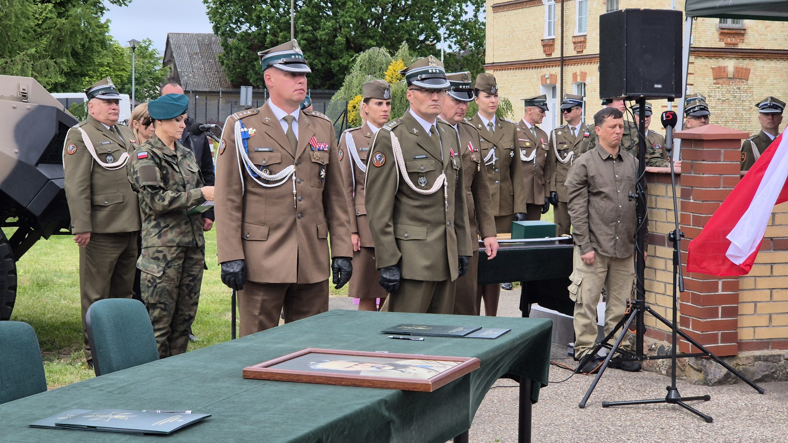 Pułkownik Saturnin Skindzier objął dowództwo nad 14. Suwalskim Pułkiem Przeciwpancernym 37 20260529 102141 scaled