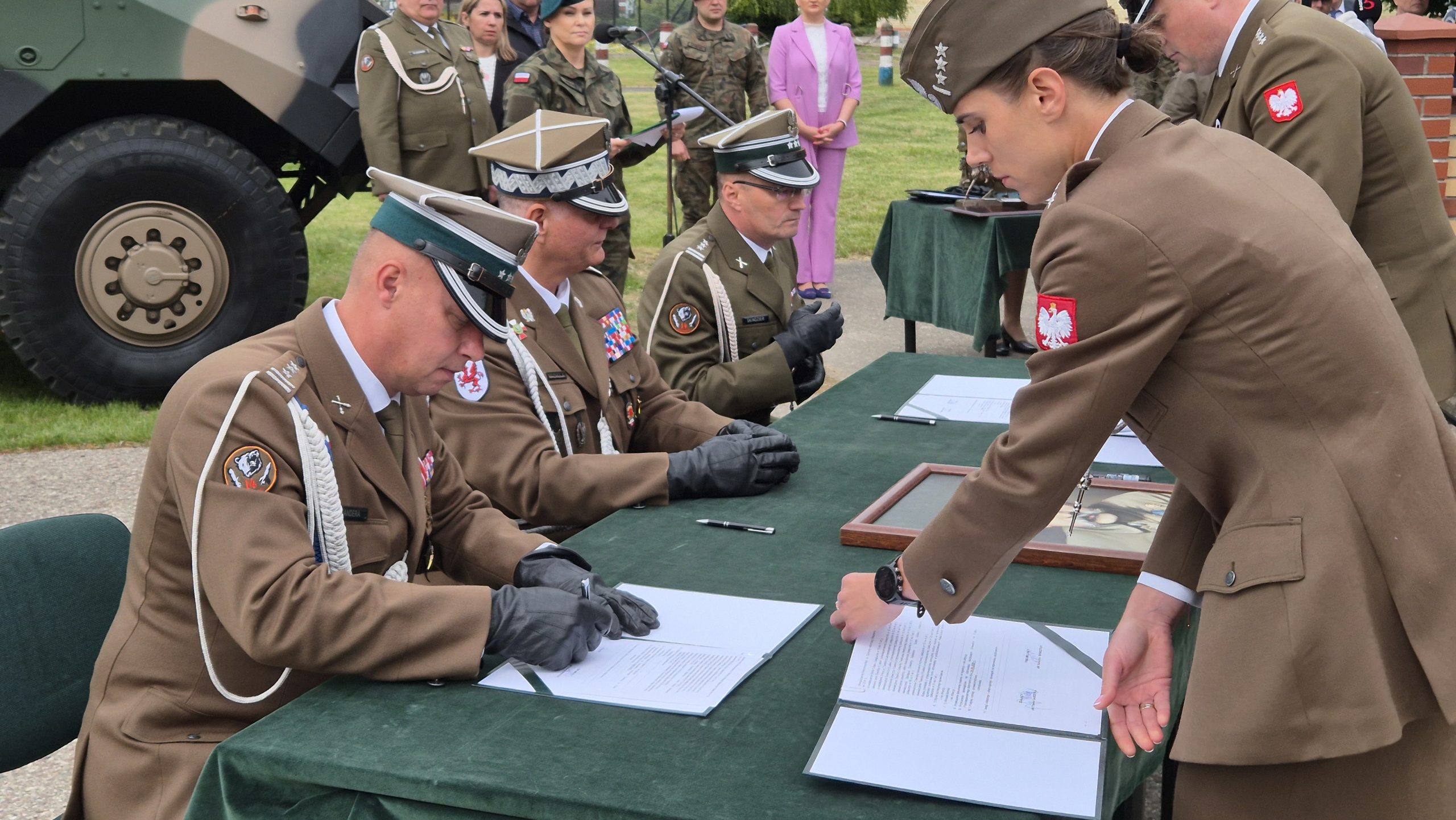Pułkownik Saturnin Skindzier objął dowództwo nad 14. Suwalskim Pułkiem Przeciwpancernym 45 20260529 102308 scaled