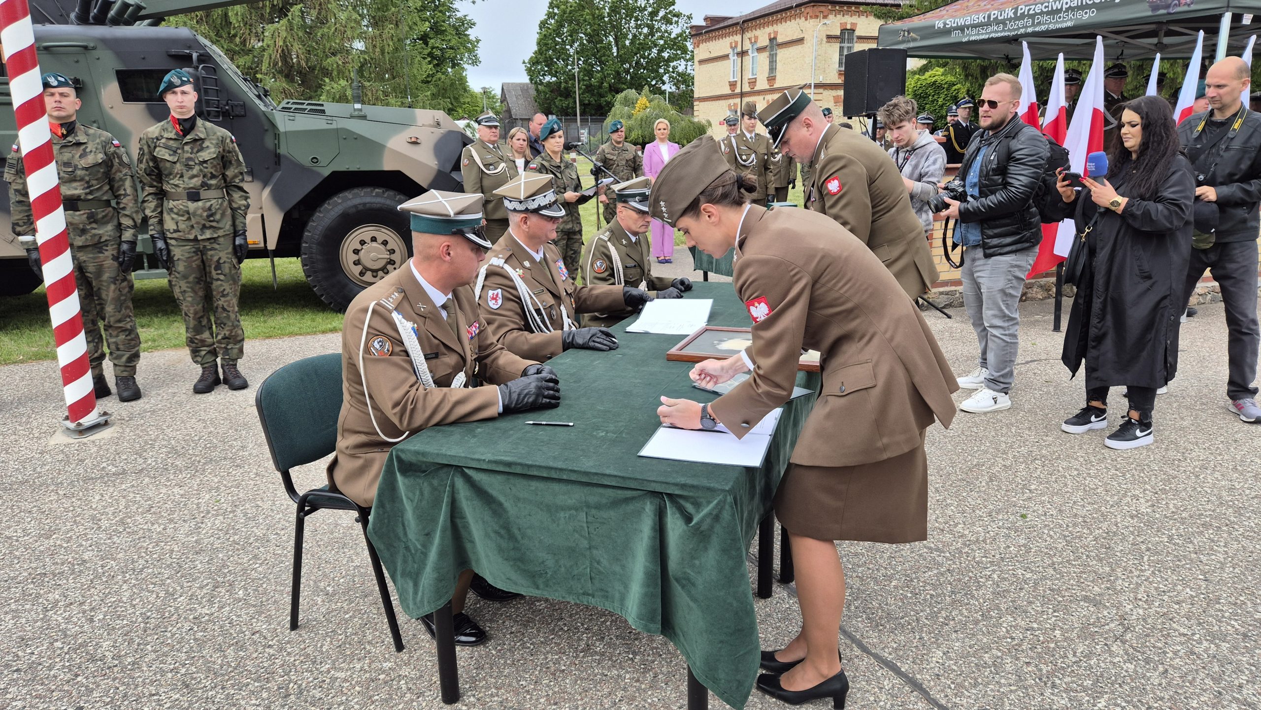 Pułkownik Saturnin Skindzier objął dowództwo nad 14. Suwalskim Pułkiem Przeciwpancernym 46 20260529 102318 scaled