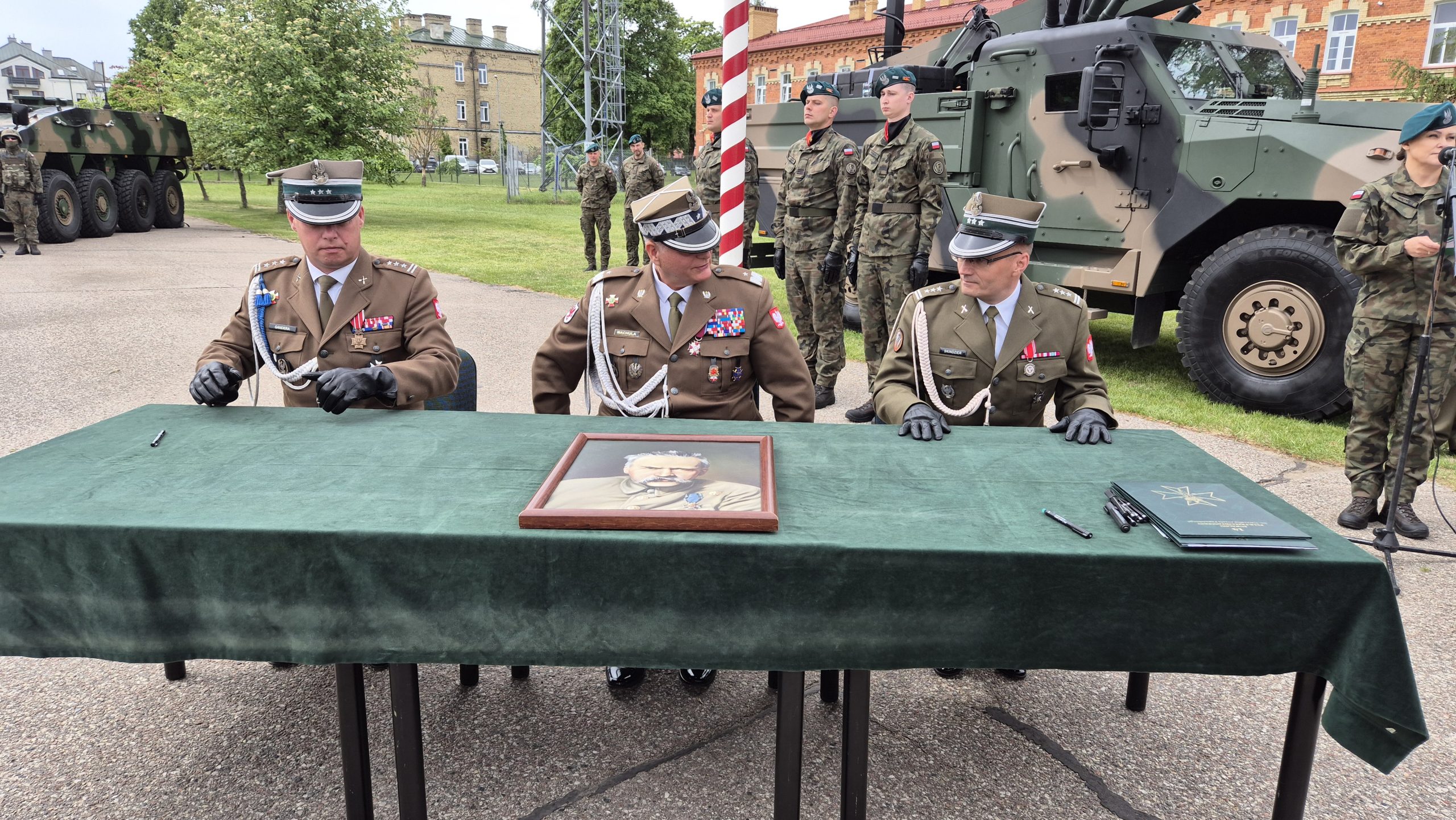 Pułkownik Saturnin Skindzier objął dowództwo nad 14. Suwalskim Pułkiem Przeciwpancernym 58 20260529 1024310 scaled