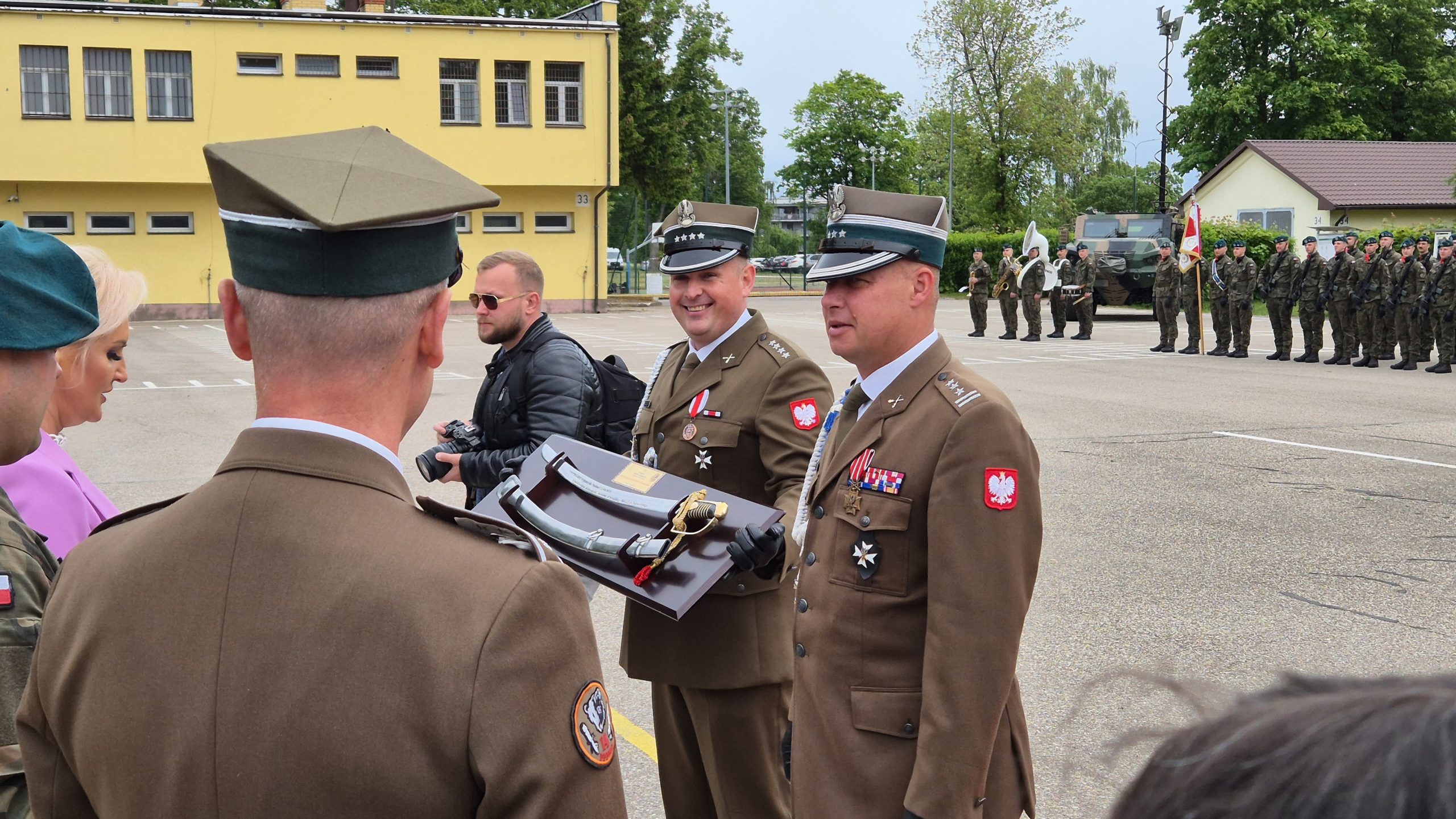 Pułkownik Saturnin Skindzier objął dowództwo nad 14. Suwalskim Pułkiem Przeciwpancernym 74 20260529 103401 scaled