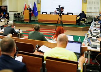 Zamieszanie na sesji sejmiku województwa podlaskiego. 2 UMWP