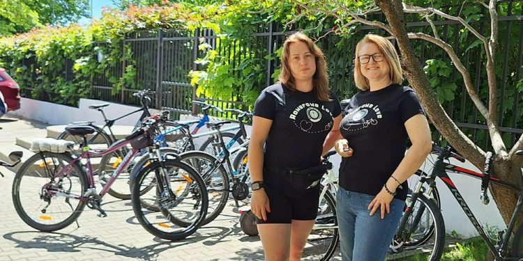 Społeczność Zespołu Szkół nr 6 przygotowuje się do akcji „Rowerowe Love” 1 Ewelina Jarosz i Alicja Tracichleb-Salik