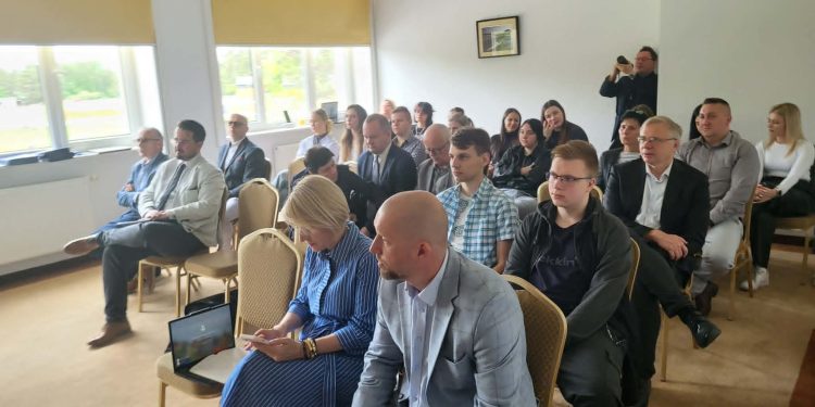 O wyzwaniach i zagrożeniach wykorzystania sztucznej inteligencji w wymiarze sprawiedliwości 1 eb32549b ccf9 4c3f b369 7b6300ea950c