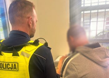 Pijani kierowcy w rękach policjantów 10 pij