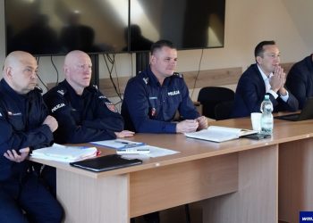 O bezpieczeństwie na stadionach Warmii i Mazur rozmawiali w Olsztynie 2 spotkanie na str