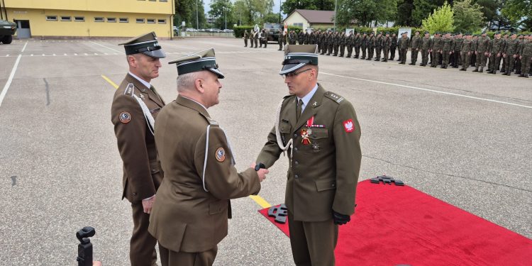 Pułkownik Saturnin Skindzier objął dowództwo nad 14. Suwalskim Pułkiem Przeciwpancernym 1 Fot. Radio 5