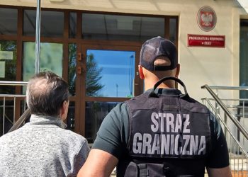 Kurier wpadł w powiecie ełckim. Przewoził obywateli Afganistanu 3 zdj. W-MOSG