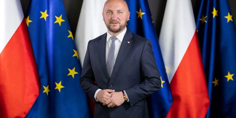 "Każdy dorosły był kiedyś dzieckiem" - życzenia marszałka województwa dla najmłodszych 1 Marszałek Łukasz Prokorym fot UMWP