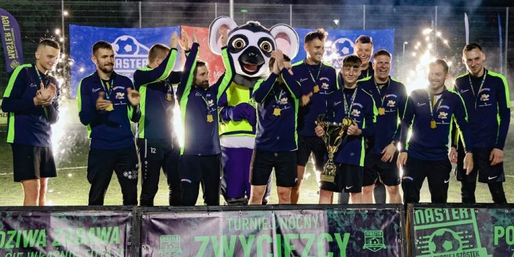 Czas na nocne granie w piłkę 1 Fot. Mazurska Grupa Sportowa