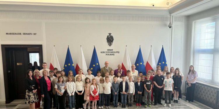 Uczniowie zwiedzili siedzibę Parlamentu oraz Pałac Prezydencki 1 4801f6e3 b9e2 48da 94b4 191f1379ff88