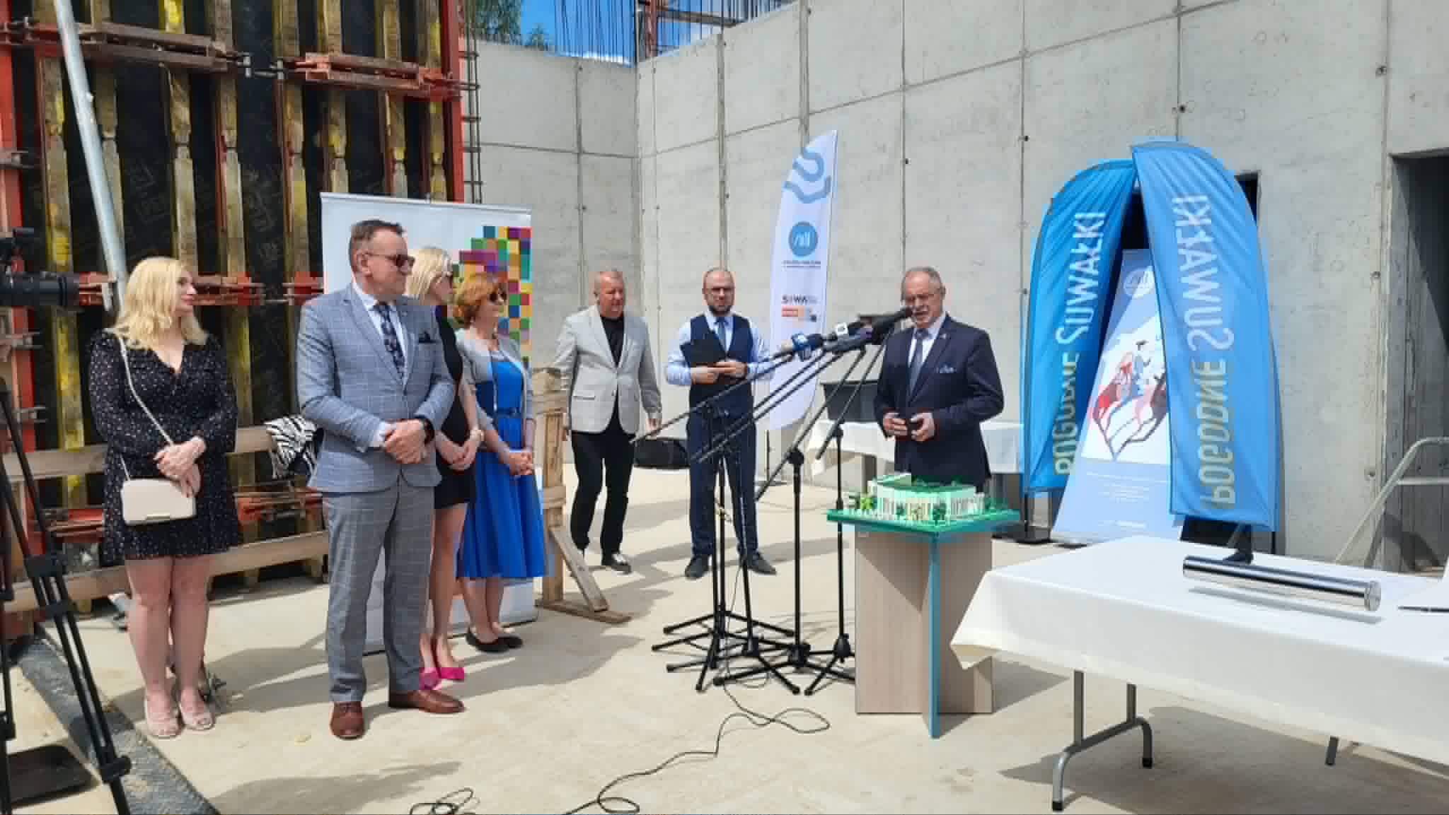 Akt erekcyjny pod budowę suwalskiej Mediateki wmurowany 9 52d6f4c1 2613 41e8 8264 2a1351f23139