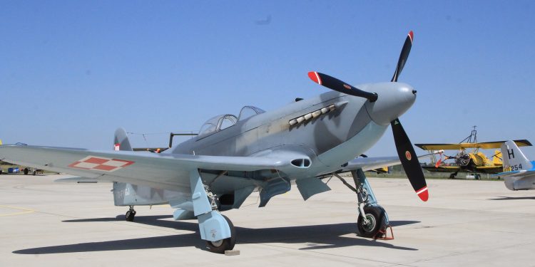Lotnisko odrębną jednostką z dyrektorem 1 Air Show014