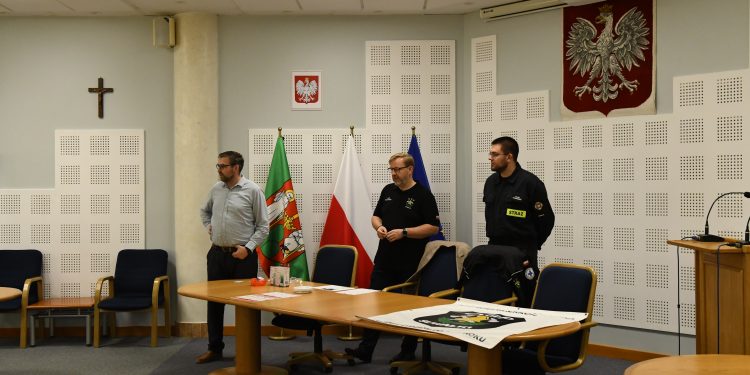 Pierwsze szkolenie z obsługi czujek dymu i czadu 1 źródło: UM Suwałki