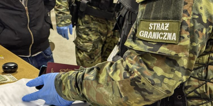 Prawie 130 cudzoziemców wydalonych z Warmii i Mazur 1 Fot. WMOSG