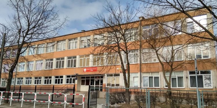Jest zielone światło dla budowy hali sportowej. Samorząd szuka źródeł finansowania 1 Szkoła Podstawowa nr 1 w Ełku, zdj. fb SP nr 1 w Ełku