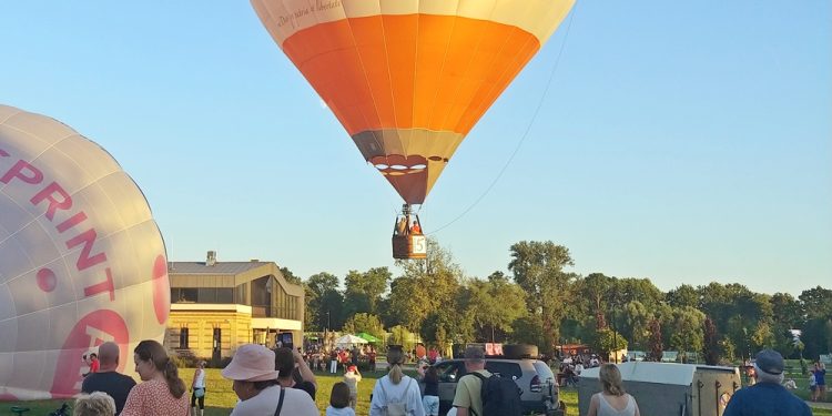 Wystartowala Suwalska Fiesta Balonowa 5