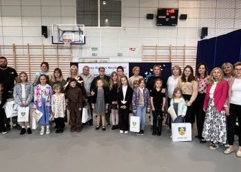 Młodzi mistrzowie słowa na Mazurach. W Woszczelach recytowali Twardowskiego, Brzechwę i nie tylko! 6 gminnykonkurs067