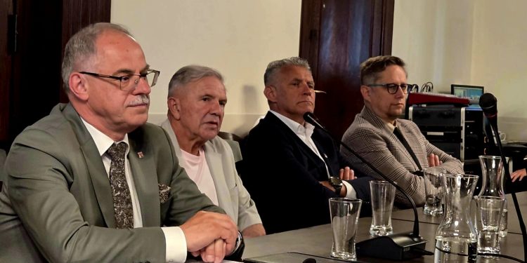 Suwałki zabiegają o kolej i bezpieczną „ósemkę” 1 UM Suwałki