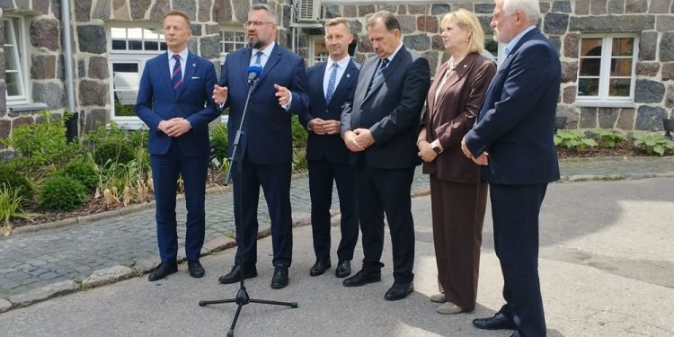Konkrety? Szybsze prace nad S16 i tory projektowane dalej od ujęcia wody pitnej 1 komisja na str