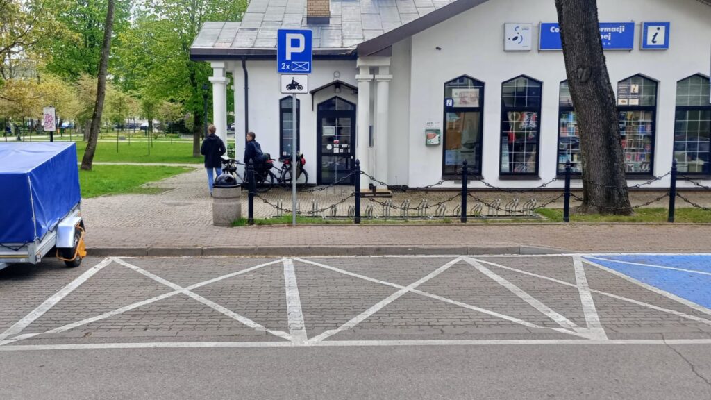 Miejsca parkingowe dla motocykli w Suwałkach 2 miejsca jednoslady 1 1024x576 1
