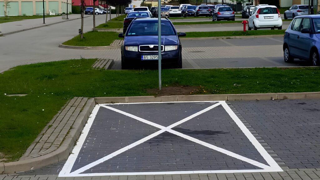 Miejsca parkingowe dla motocykli w Suwałkach 3 miejsca jednoslady 2 1024x576 1