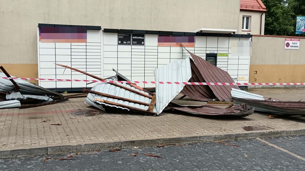 Kilkadziesiąt strażackich interwencji po ulewie w Ełku 3 po burzy 11