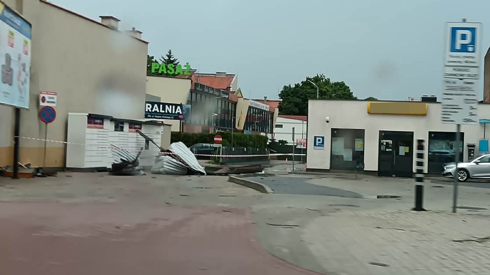 Kilkadziesiąt strażackich interwencji po ulewie w Ełku 7 po burzy 2