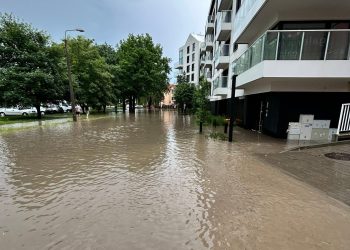 Zalane ulice, powalone drzewa po burzy w Ełku 2 Fot. Ratownictwo Powiatu Ełckiego