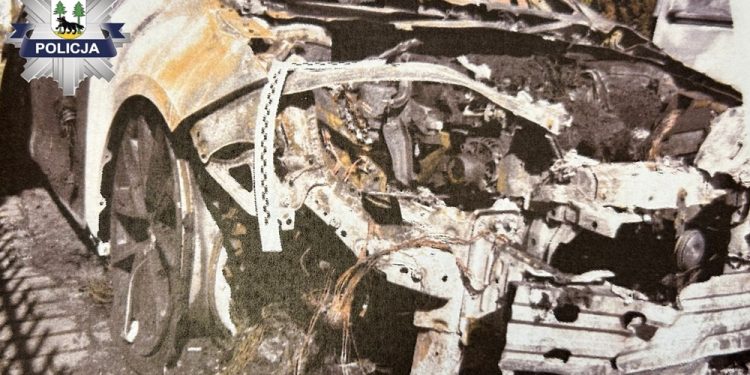 15-latek podpalił auto benzyną, bo takie miał płatne zlecenie 1 toy na str