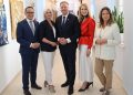 zdj. Urząd Marszałkowski w Olsztynie. Od lewej: członek zarządu Robert Turlej, wicemarszałkini Katarzyna Sobiech, marszałek Marcin Kuchciński, wicemarszałkini Sylwia Jaskulska i członkini zarządu Maria Bąkowska