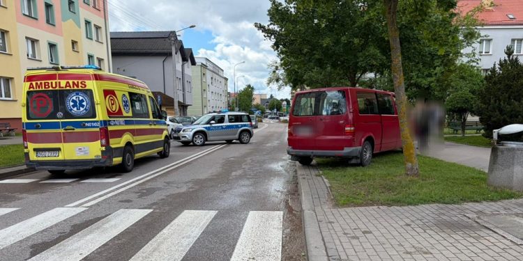 Wymuszenie pierwszeństwa było przyczyną wypadku. Ucierpiał pieszy 1 zdj. KPP w Gołdapi