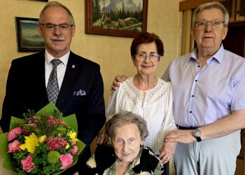 Setne urodziny Czesławy Krzeptowskiej z Suwałk 3 UM Suwałki
