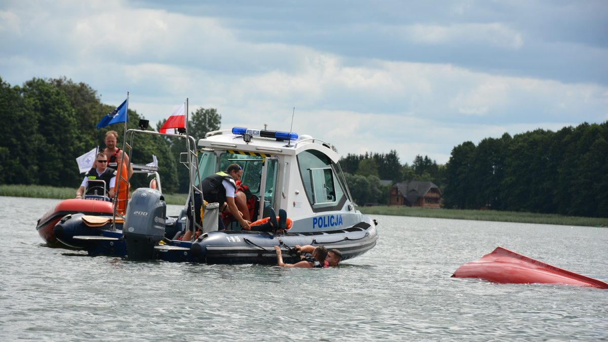 Podlascy policjanci szkolili się na jeziorze Wigry 16 118 294432 e1785484993504