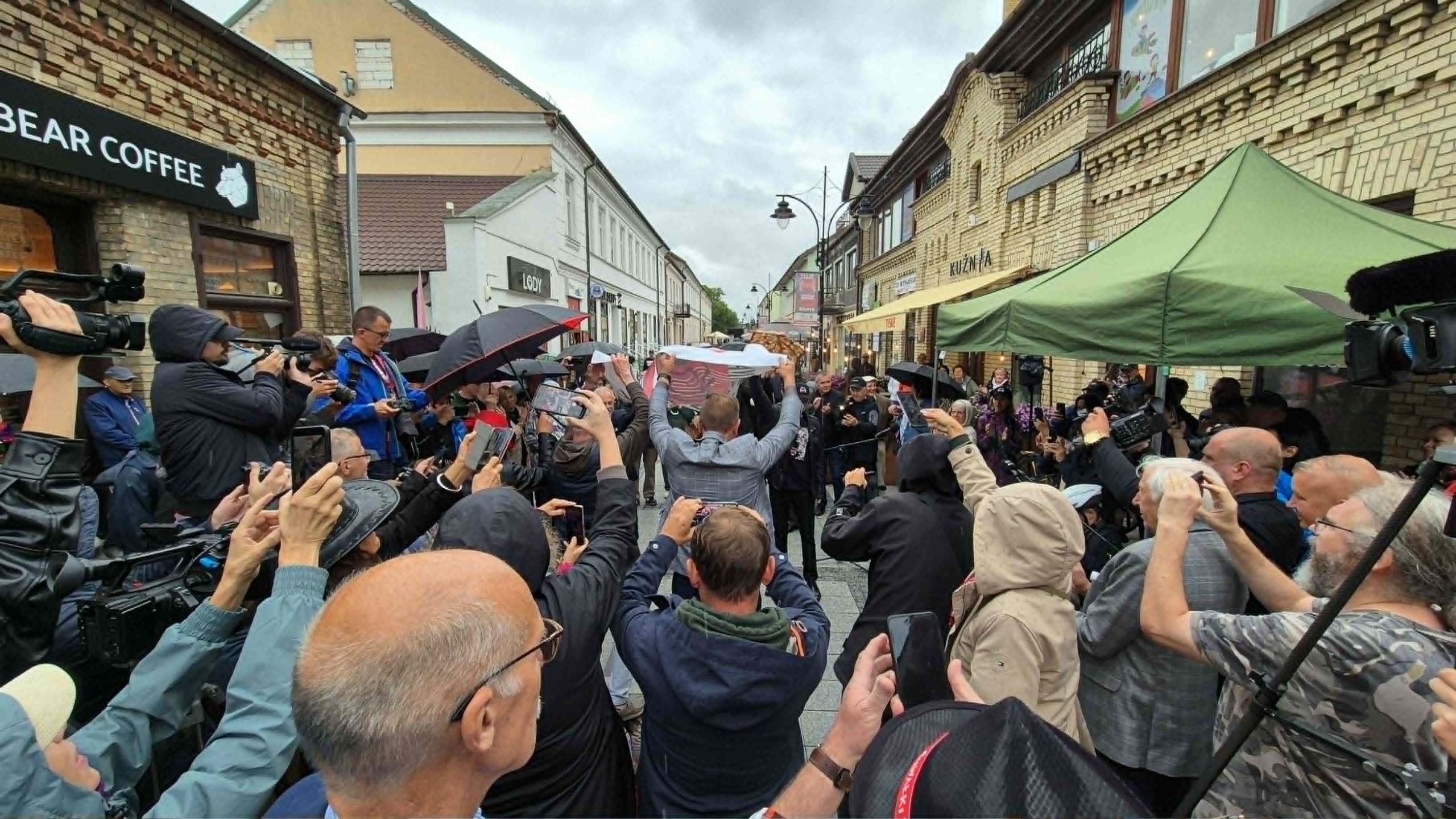 Tablica w Alei Gwiazd Bluesa odsłonięta. Ruszył Suwałki Blues Festival 3 1356a55f 969e 4903 8e71 21f89a68fa44 scaled
